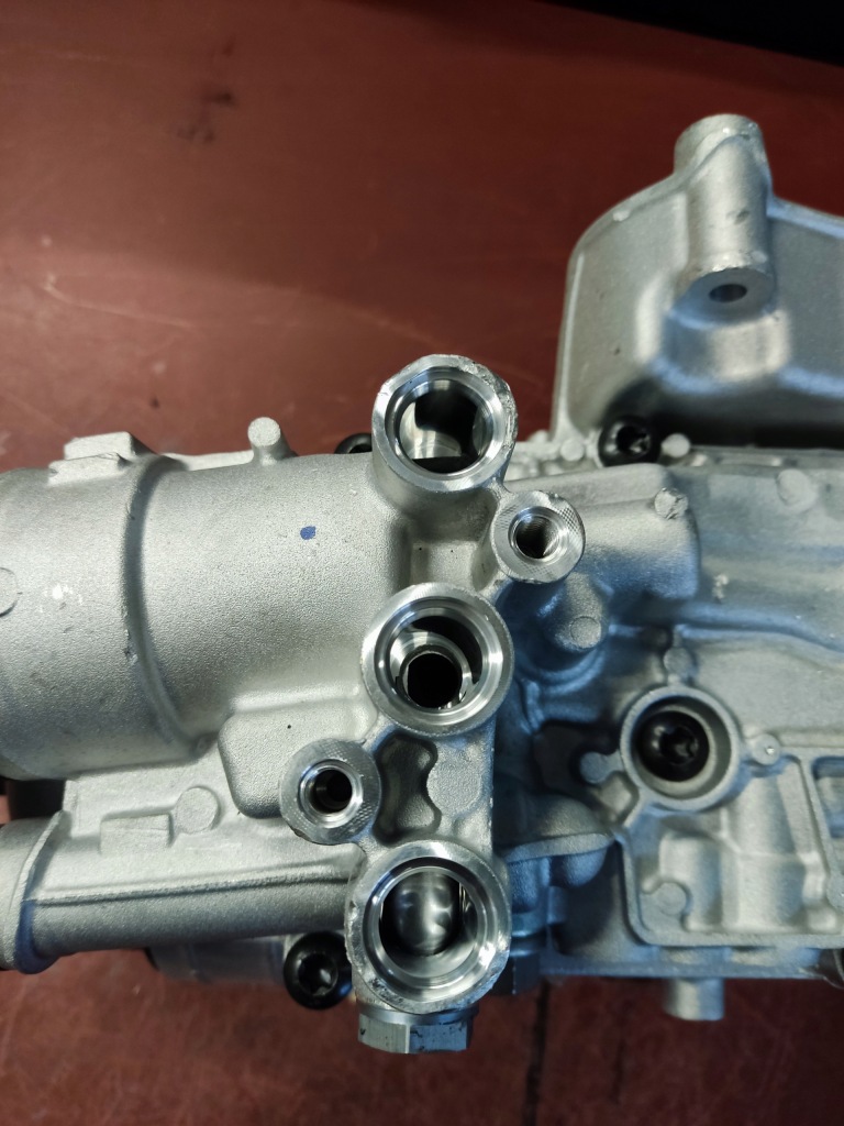 Корпус фільтра пального mercedes a4700904352 nowa в Україні