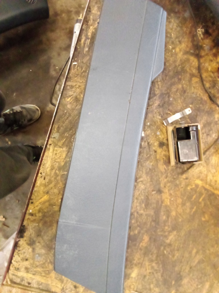 Тунель середній audi 80 1.8 бензин 2000r. 893863300a 893863244 893857405 Недорого