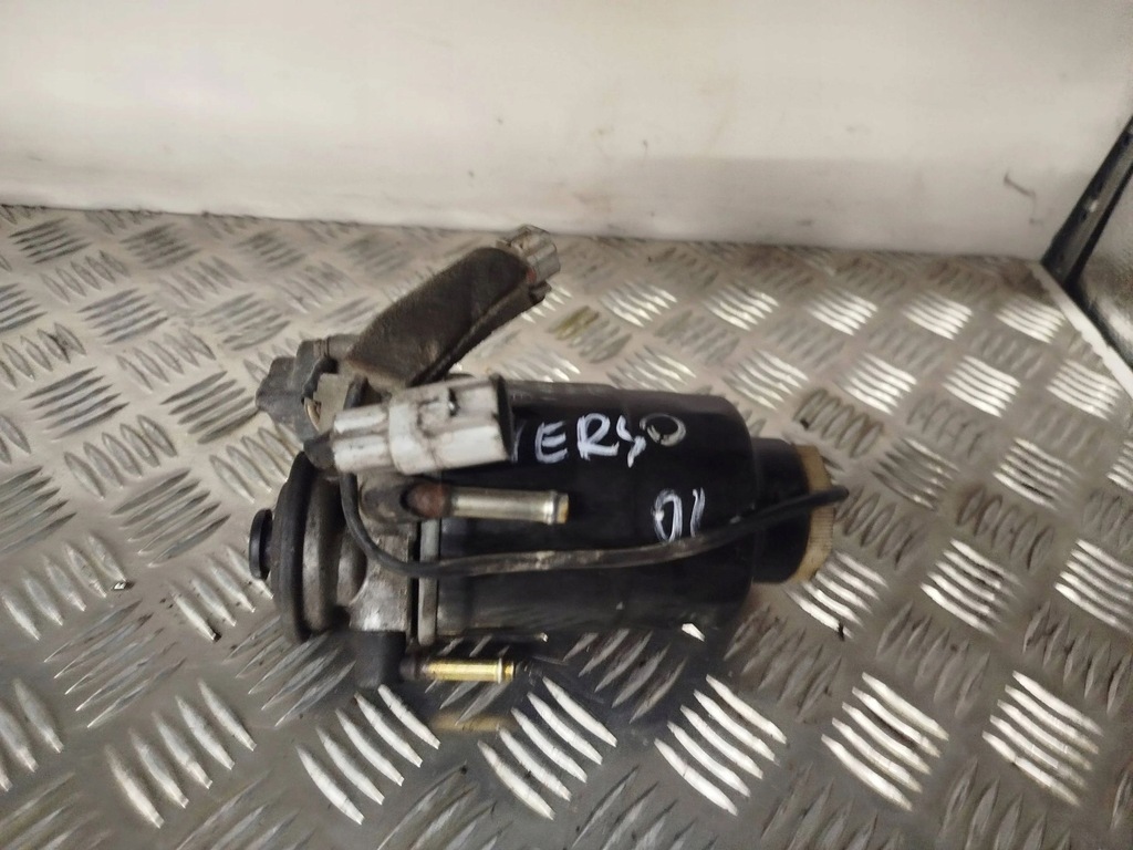 фото №1, Toyota yaris verso 2004 фильтр топлива