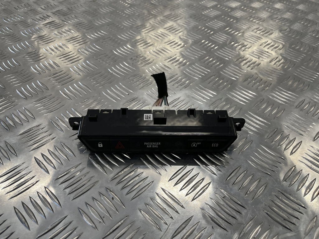 фото №1, Панель переключатель кнопки dacia sandero iii 21-