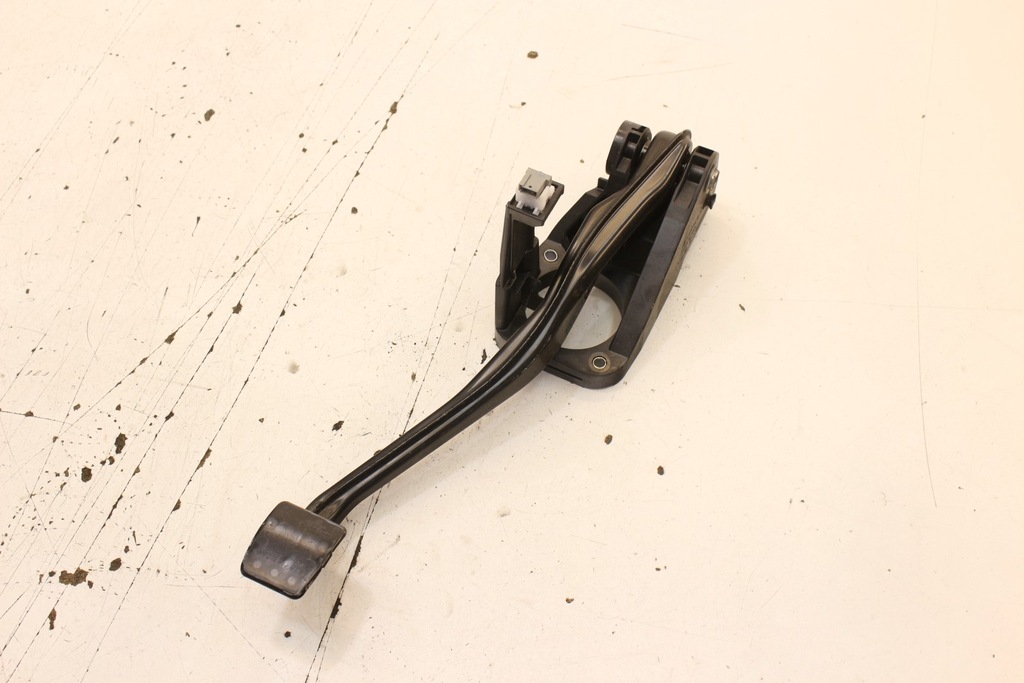 фото №1, Педаль тормоза 2462901001 mercedes w176 1.8 cdi