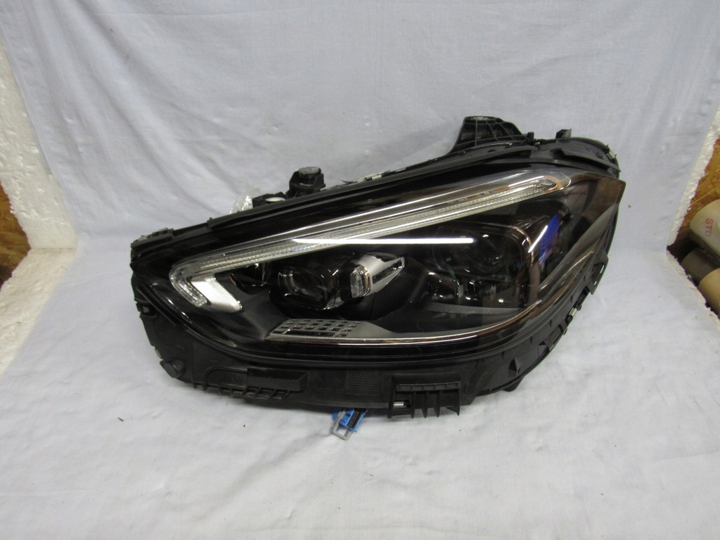 фото №1, Ліва mercedes w206 full led digital ідеальний стан europa