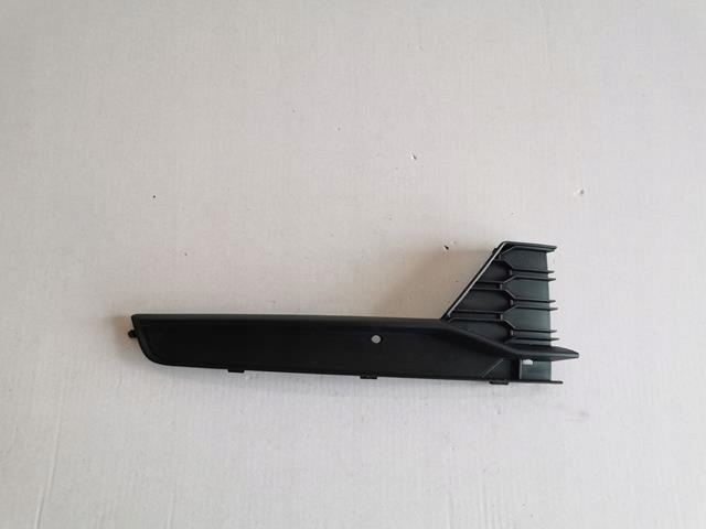 фото №1, Skoda rapid lift решётка заглушка бампера правая