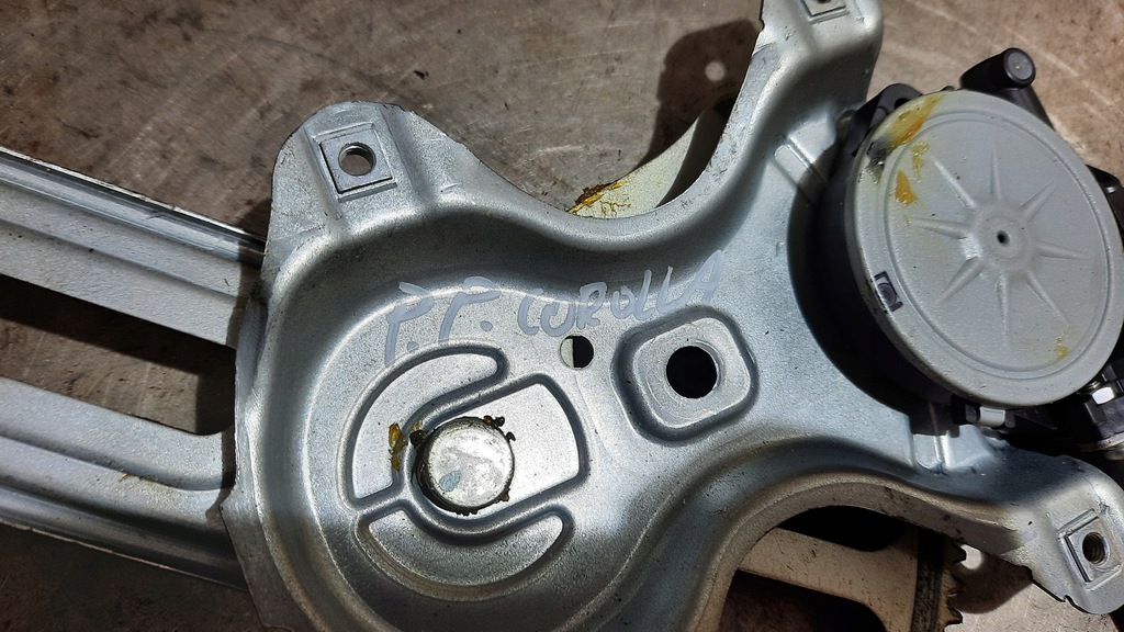 фото №4, Підйомник скло правий перед toyota corolla e15 5d