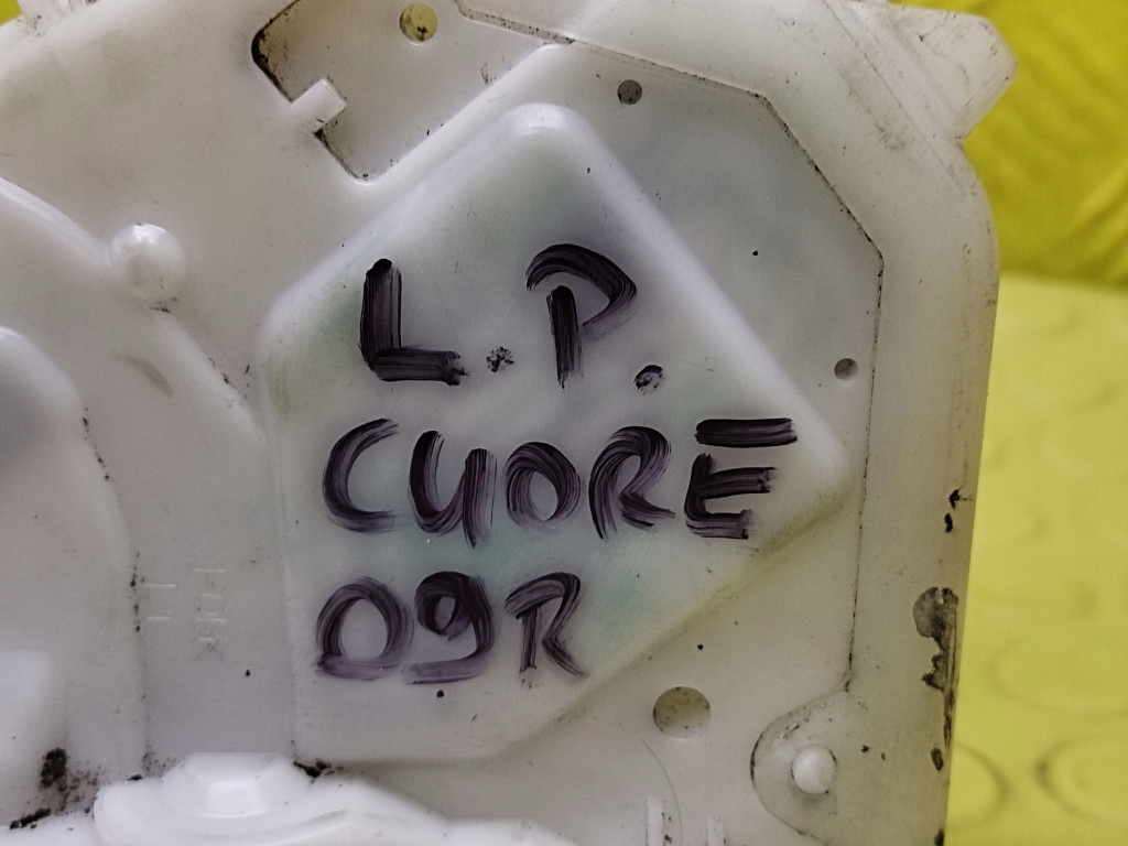 фото №5, Daihatsu cuore замок дверь левый перед