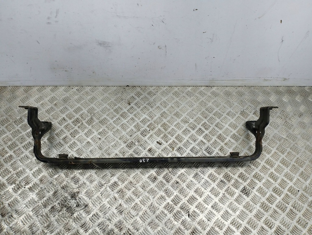 фото №6, Volvo v40 2013 панель кронштейн радиатора / dół