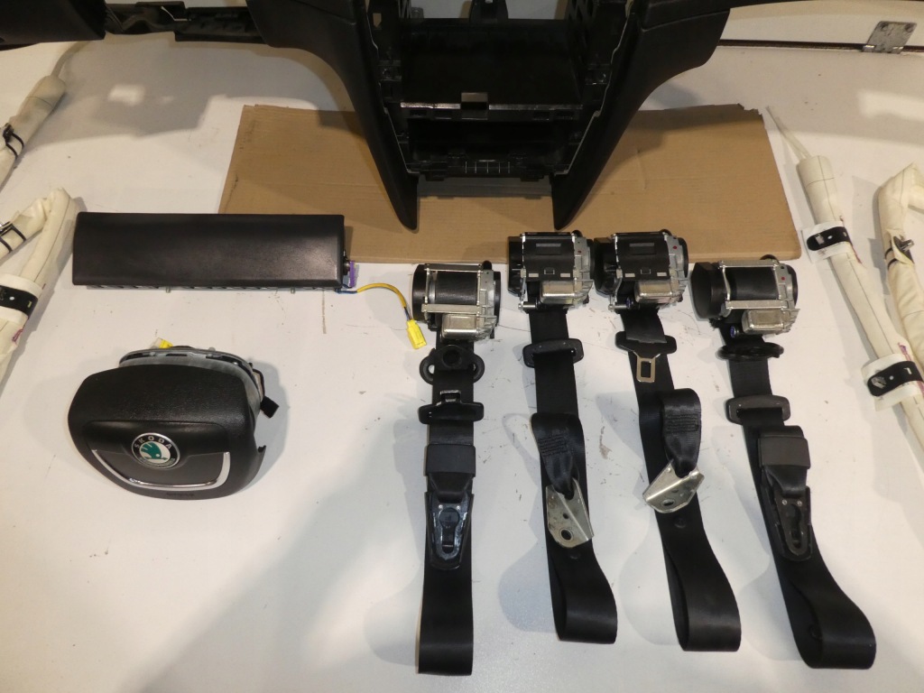 фото №10, Skoda superb ii приборная панель консоль подушка безопасности шторки безопасности ремни