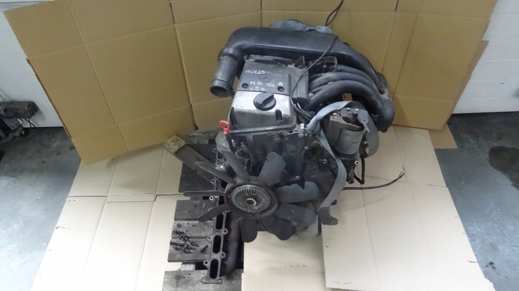 фото №1, Mercedes w124 2.5d двигатель 6050700101 r6050111001
