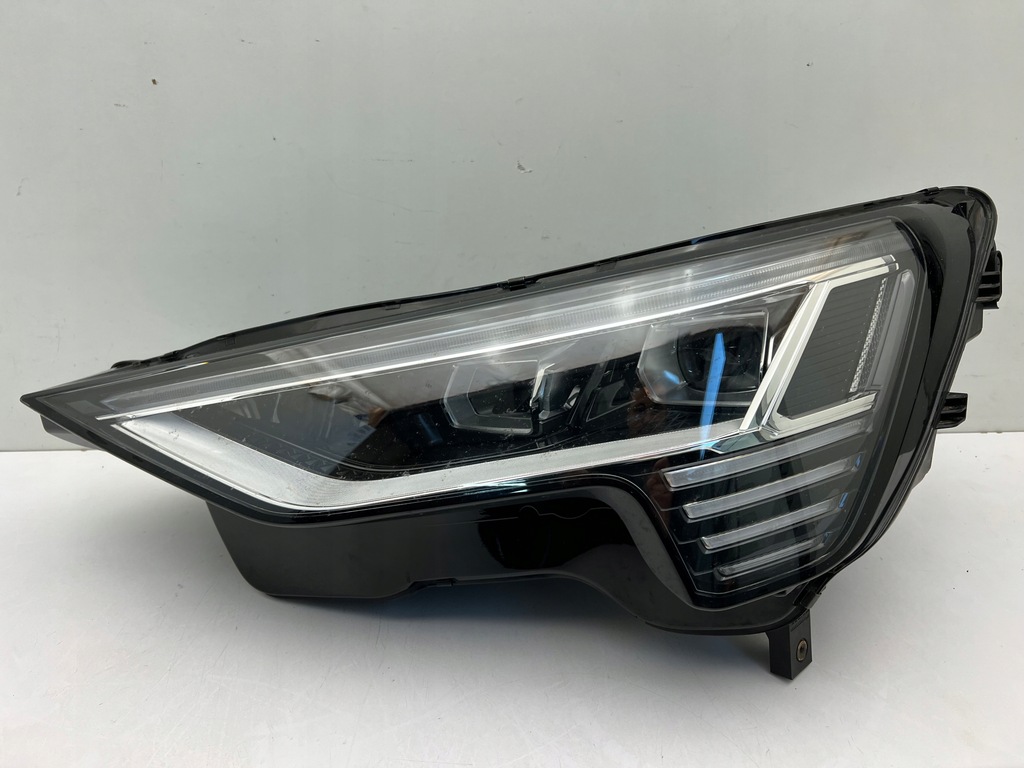 фото №1, Audi e-tron 4ke лампа передняя левая full led