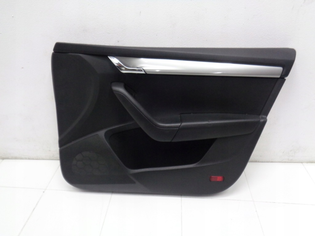 фото №1, Octavia iii 3 обивка обшивка дверь правая перед