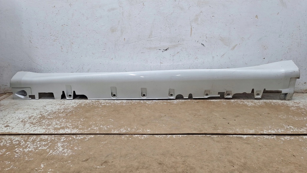 фото №1, Bmw x6 f16 lift m50d порог левый молдинг + кронштейн