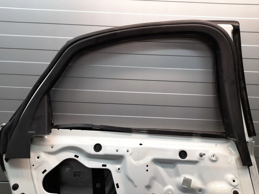 фото №8, Audi a8 s8 d4 4h 4h0833311 задня сторона ліва двері ly9c