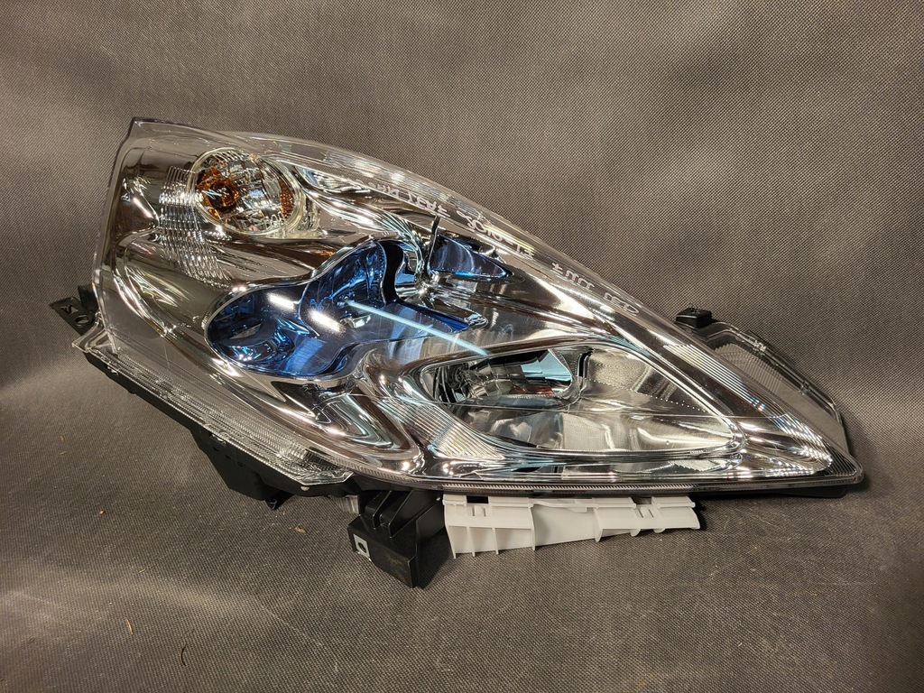 фото №1, Nissan leaf 10- лампа перед передня права full led oryg