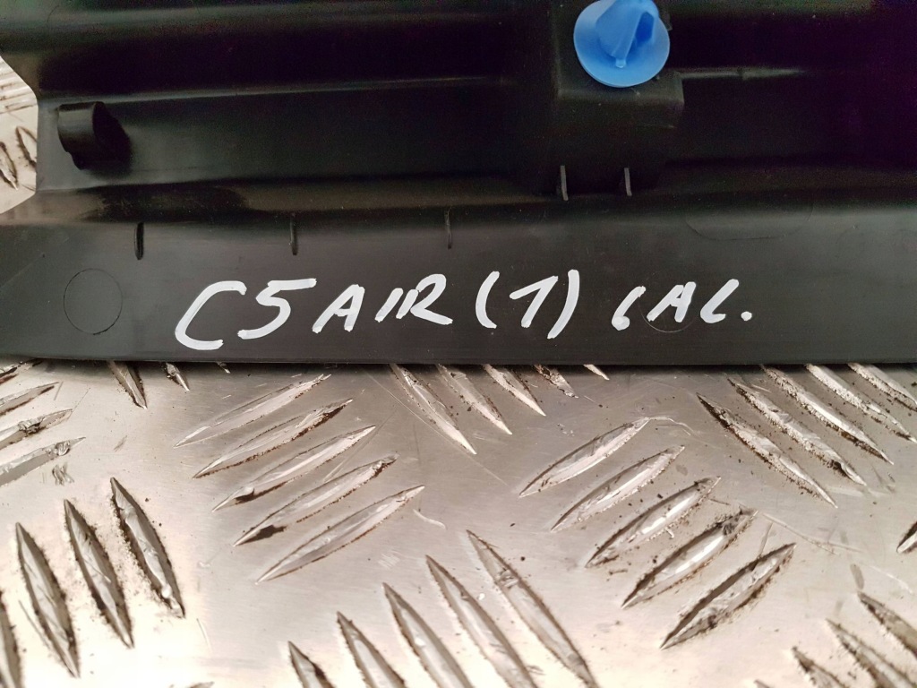 2020 citroen c5 aircross накладка замка кришки 9817158677 в Україні