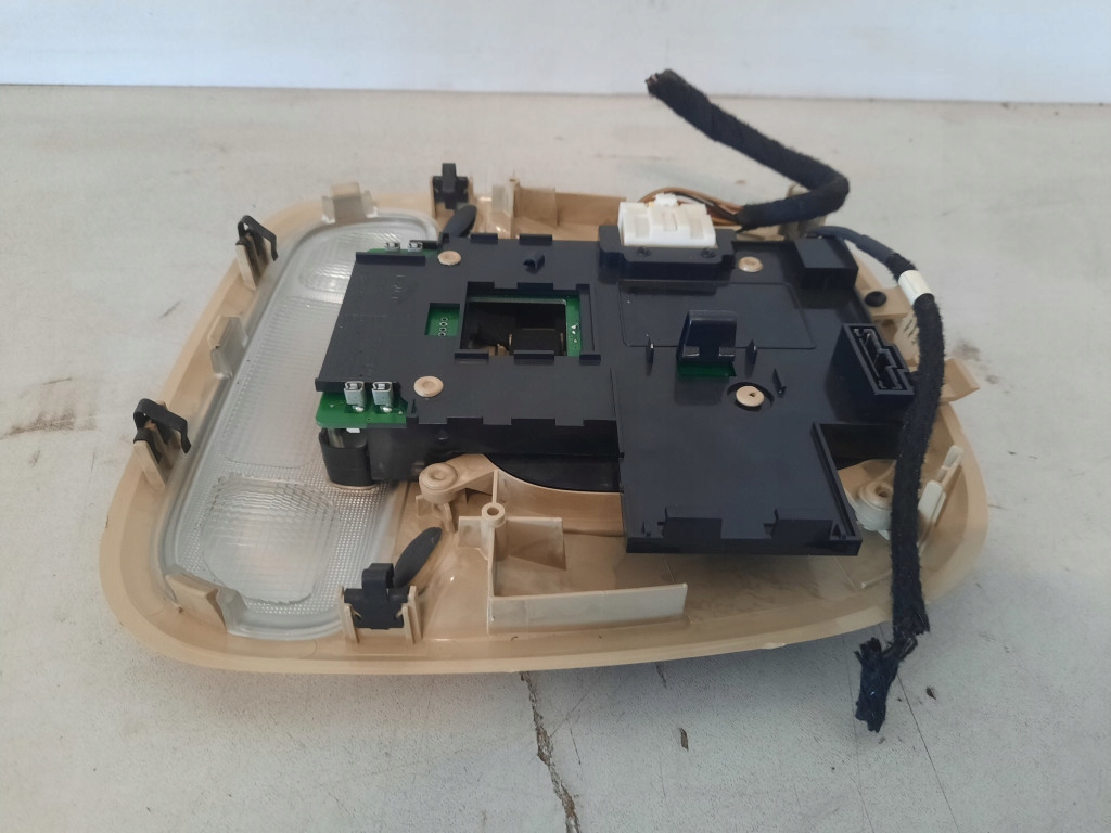 фото №7, Jaguar x-typev 01-07 лампа потолочный освещение кабины перед 186203