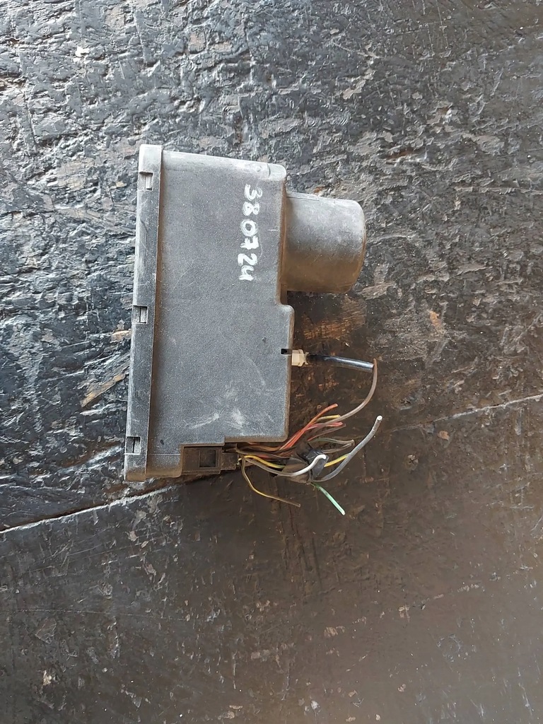 фото №5, Помпа центрального замка volkswagen golf iii 1h0962257g hella