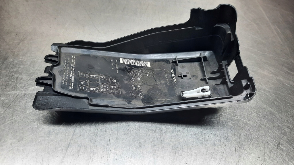 фото №5, Защита коробка предохранителей 30644652 volvo s60 v60 xc60