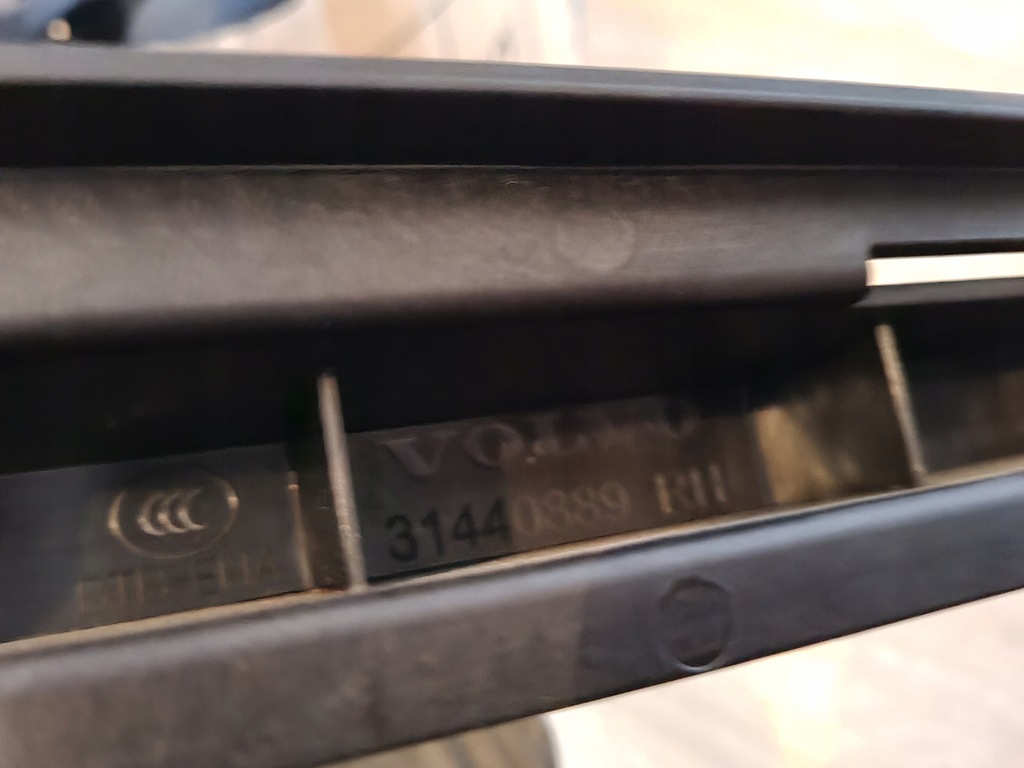 фото №5, Volvo xc40 кронштейн підлога багажника праве ліва 32131207 31440889