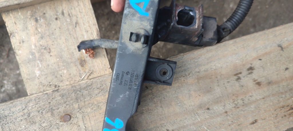 фото №11, Клема плюсова audi a6 c5 a4 b6 b7 1.8 8d0971841e