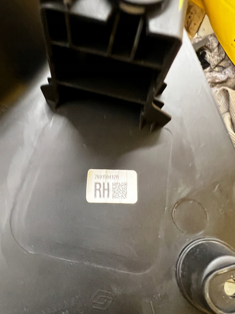 фото №7, Обшивка защита стойка среднего b правая правый dacia jogger