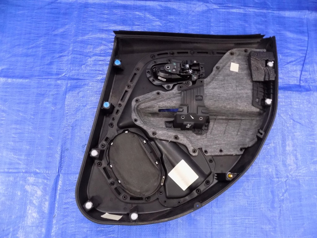 фото №3, Обшивка дверь левый задняя jeep renegade 2,0 mjt 14-