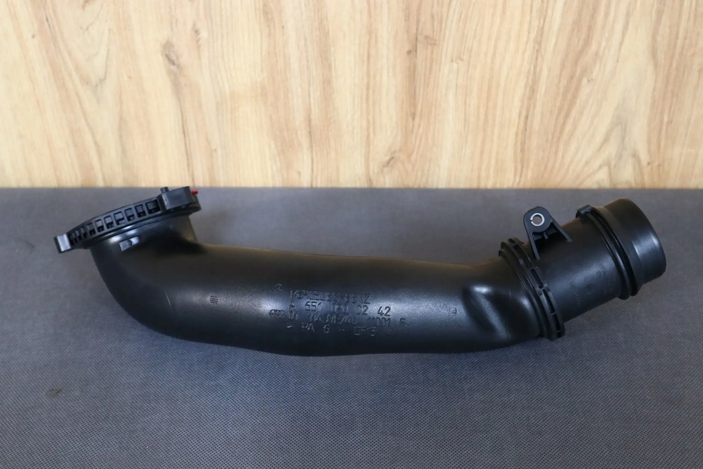 фото №1, Mercedes e-klasa w212 шланг труба з'єднувач повітрозабірник турбіни турбонагнітача