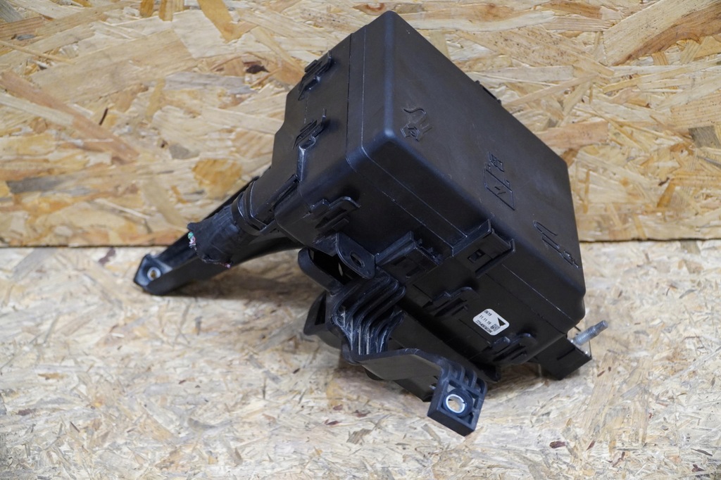 фото №10, Коробка корпус предохранителей 670104262 670036939 levante 3.0 оригинал 16-