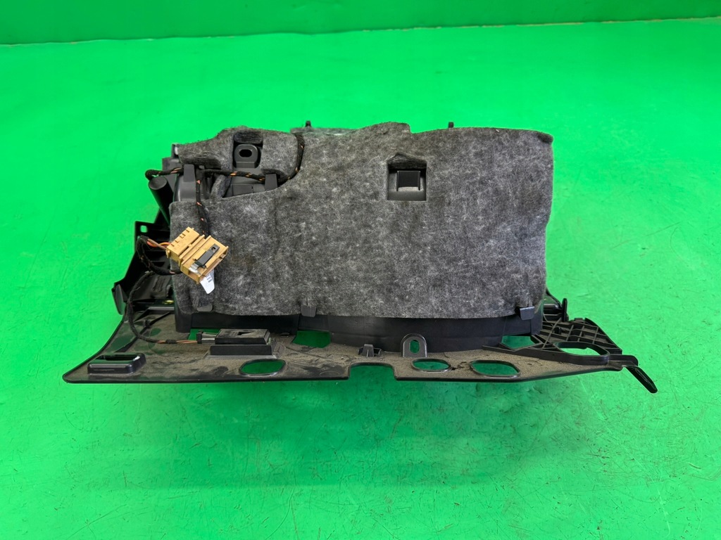 фото №9, Бардачок пасажира полиця чорний 8k1857035 audi a5 8t 07- a4 b8 europa