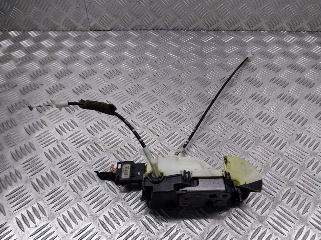 фото №1, Замок дверь центральный левый задняя citroen berlingo ii 1.6 hdi psa828418