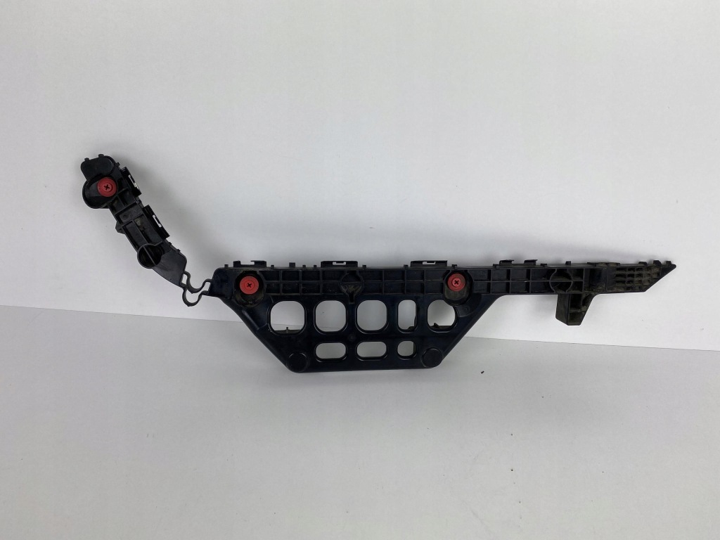 Купити Toyota camry vii напрямна бампера правий задній 2014-2017