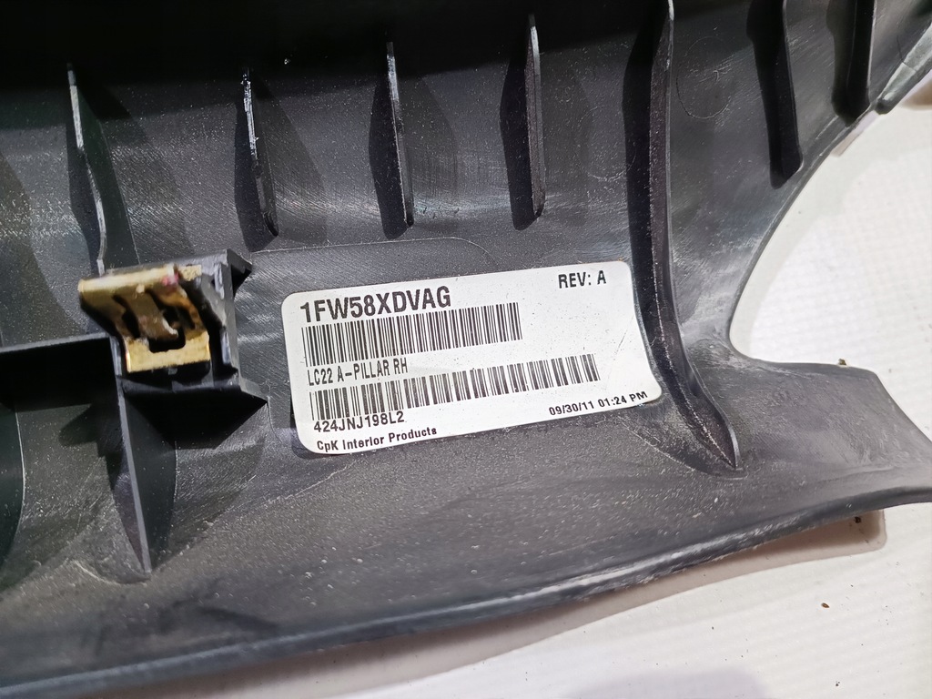 фото №6, Обшивка стойка a правое dodge challenger 2008-2014