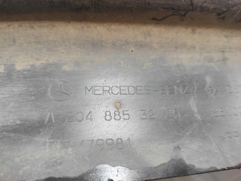 Mercedes c-klasa w204 основание накладка задняя нижний бампера amg оригинал Оригинал