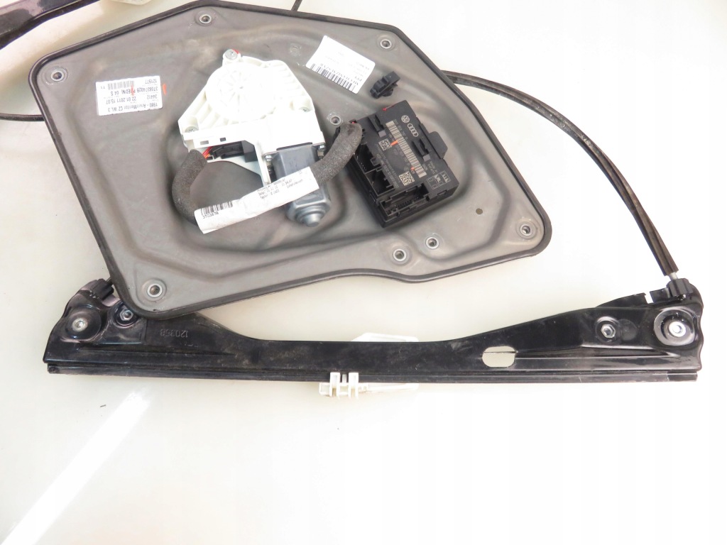 Підйомник скло правий передній skoda superb ii 8x0959792b 3t0837402b Ціна