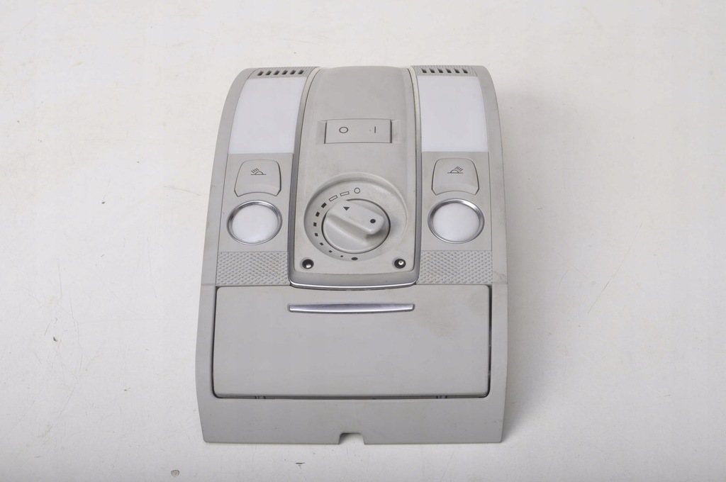 фото №1, Audi a6 c6 освещение лампа кабины салона 4f0947135bt