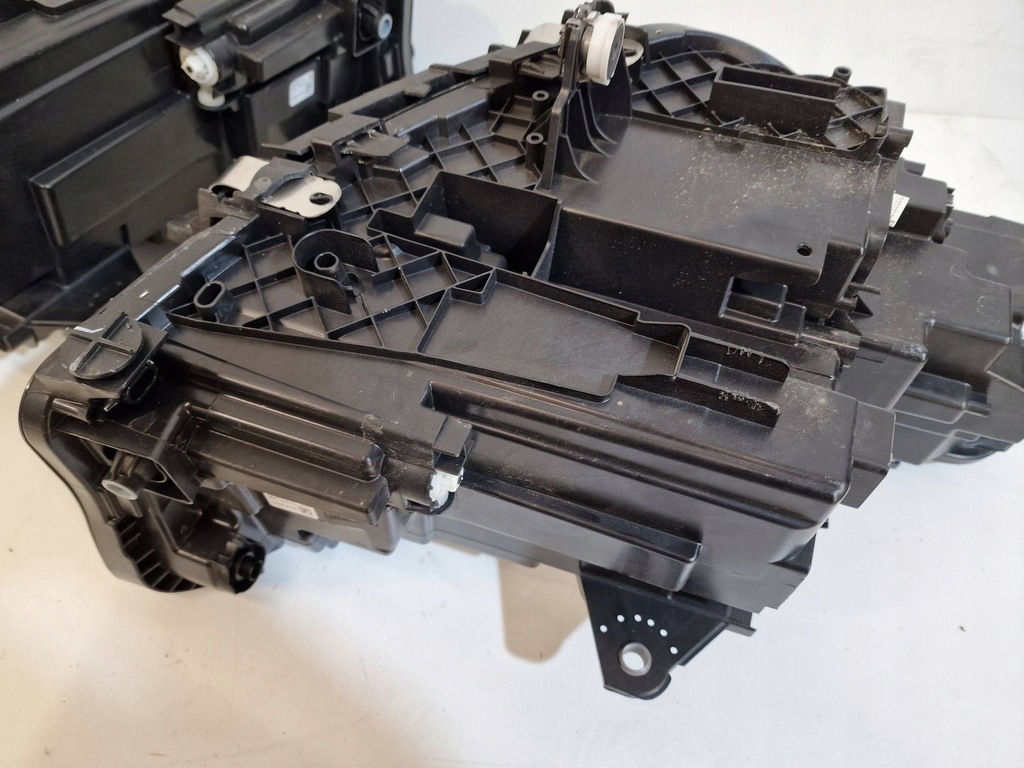 фото №11, Лампа левая правая bmw x1 u11 led 5a9a227-01 5a9228-01 europa