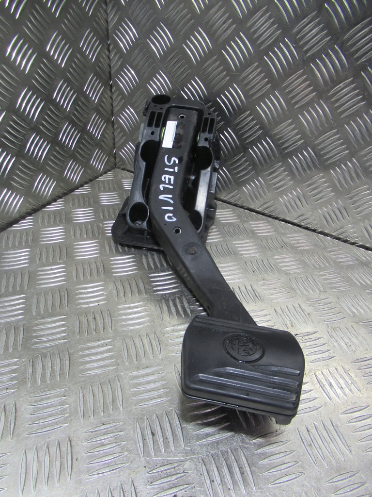 фото №3, Alfa romeo stelvio педаль тормоза