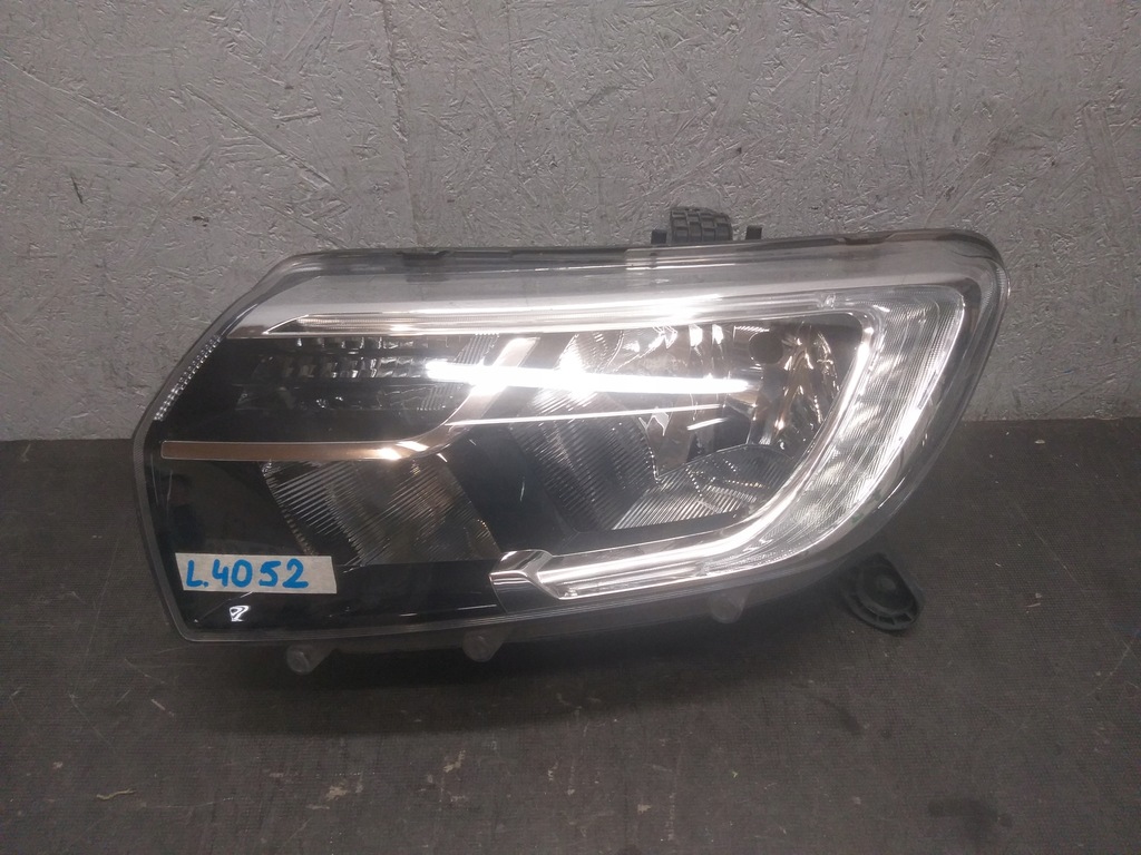 фото №1, Лампа перед левая dacia sandero ii 2 led lift 15- 260609154r