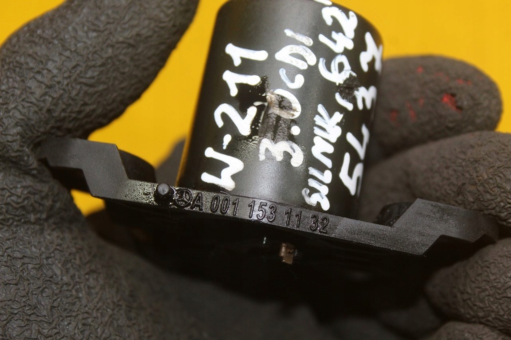 фото №6, Датчик рівня оливи 3.0 cdi mercedes w211 a0011531132