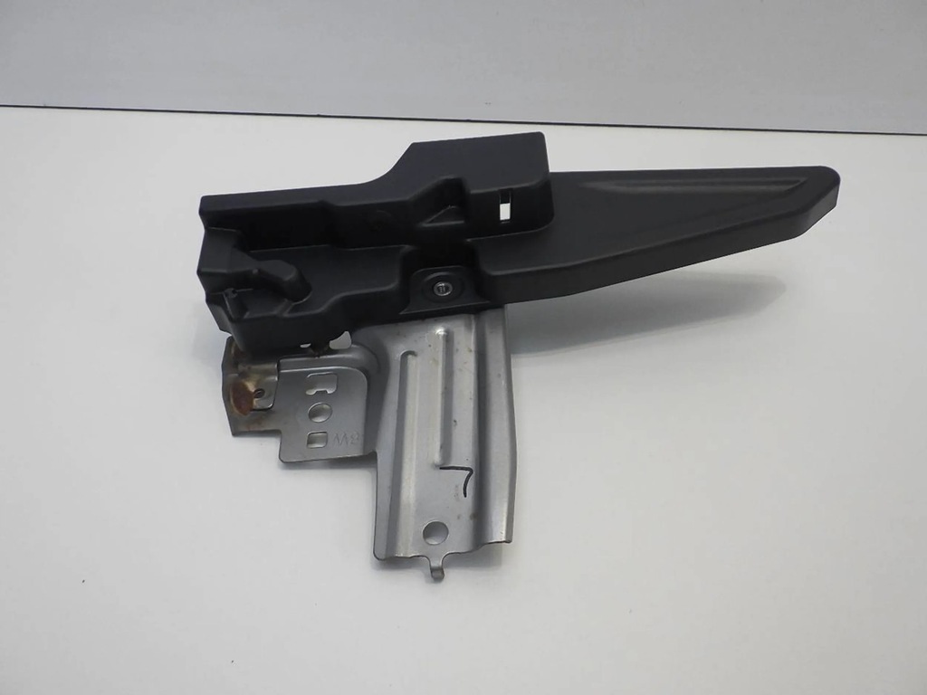 фото №2, Swace toyota corolla e21 кронштейн полка левая