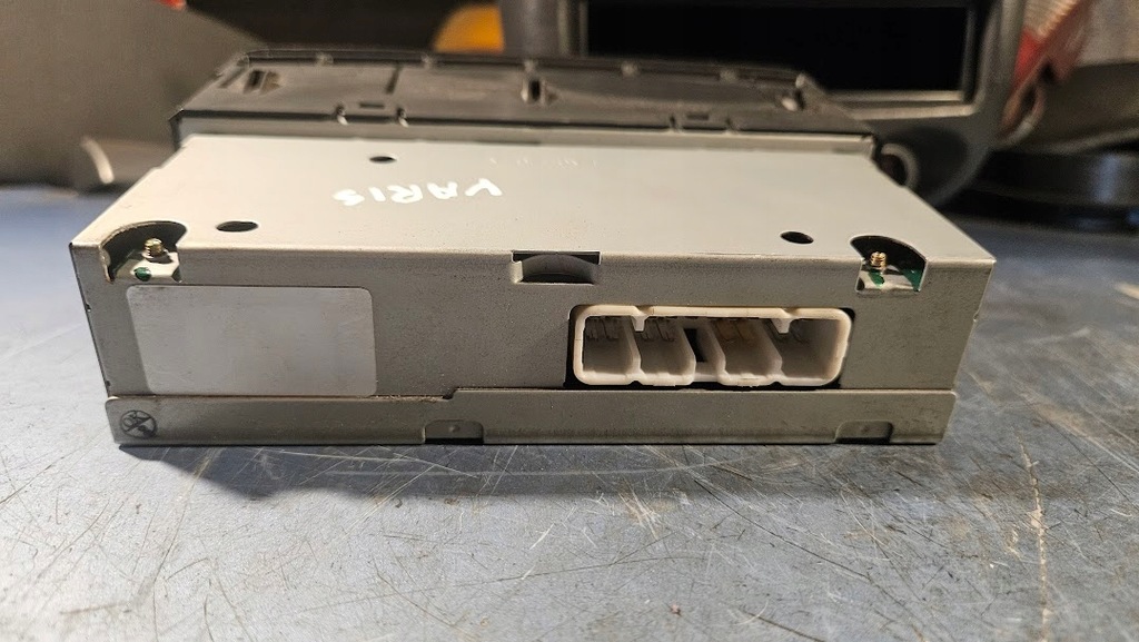 фото №6, Консоль средняя рамка панель дисплей радиопроигрыватель toyota w18201