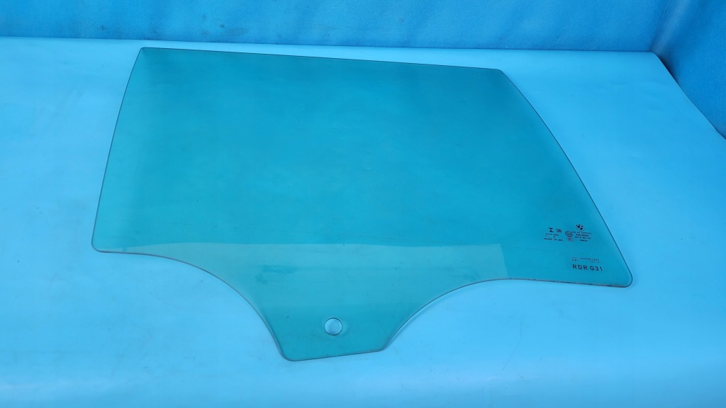 Bmw 5' g31 518d touring 18r стекло боковая дверь правый задний  7339460 Доставка