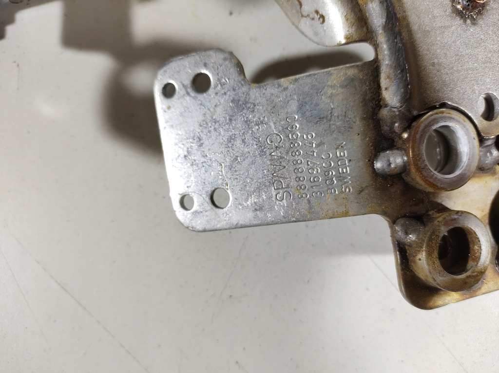 фото №7, Volvo v60 18r- кронштейн кронштейн катализатора