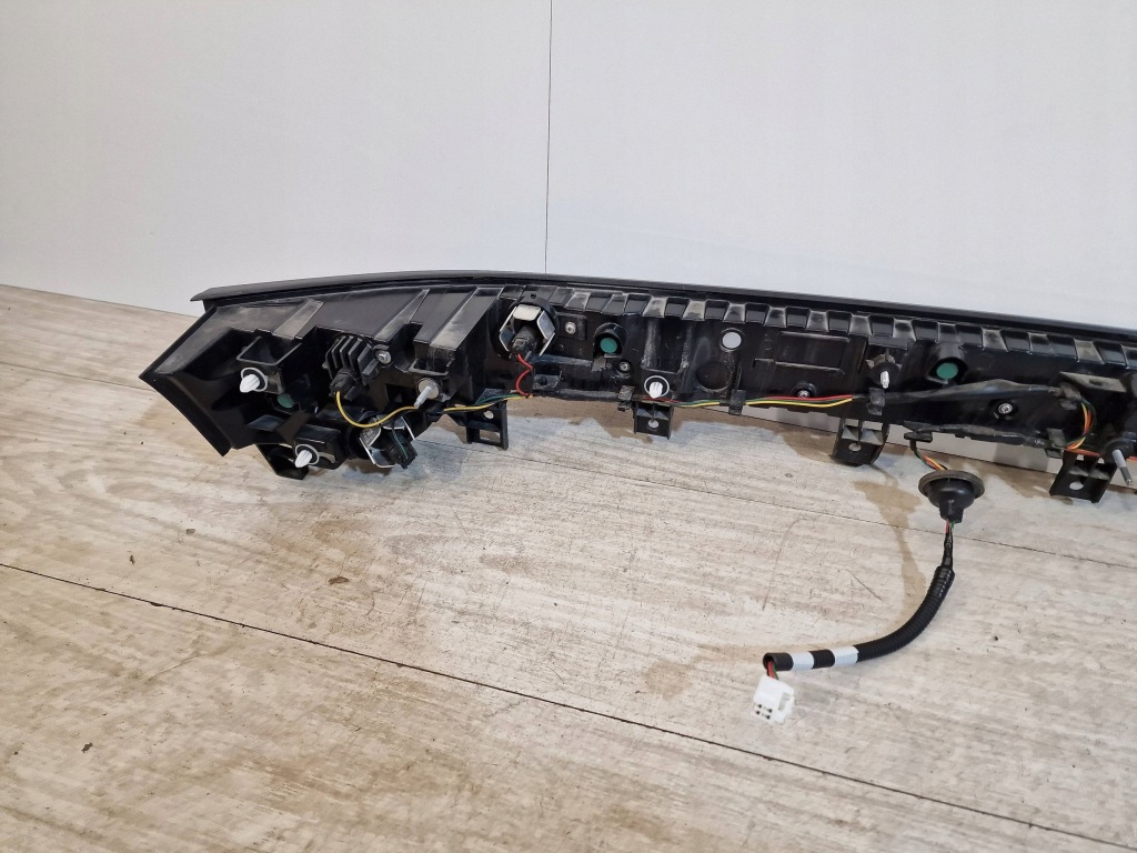 Lexus rz 23- фара задня накладка led європа Недорого