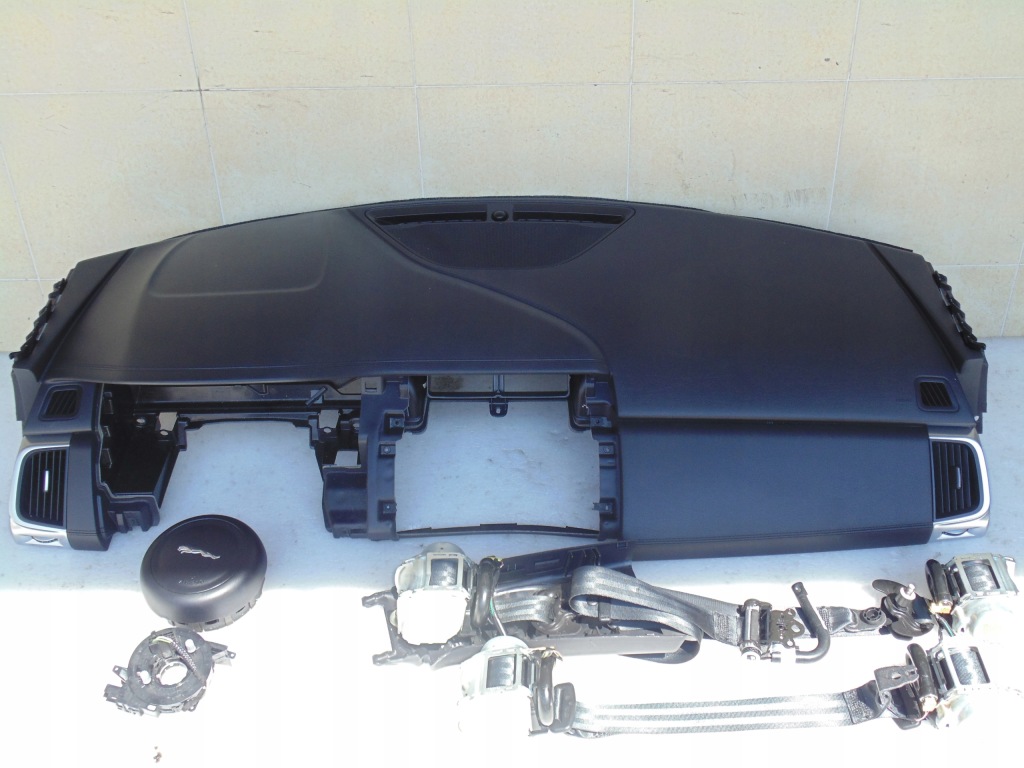 фото №1, Приборная панель консоль приборная панель подушка безопасности jaguar e-pace 17r.