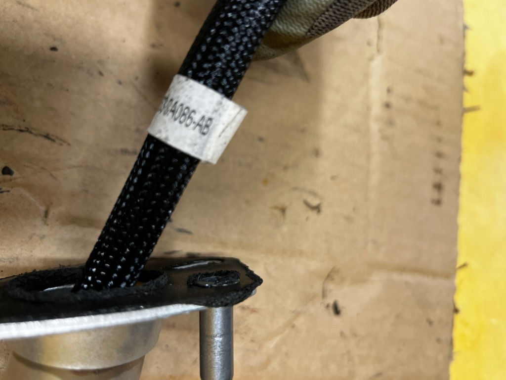 Шланг труба вентиляційна бака пального jaguar f-type x152 3.0 v6 sc s/c Недорого