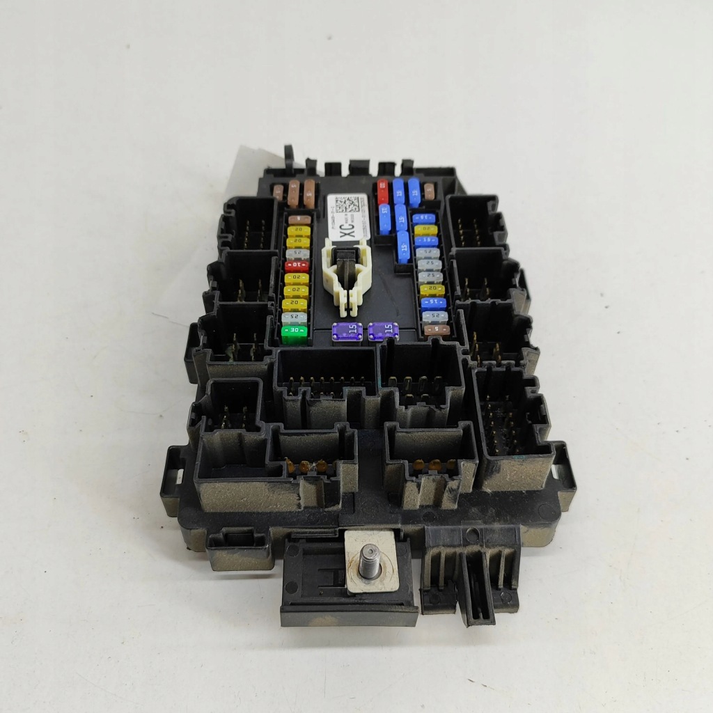 Tesla model x 2017 рамка / модуль запобіжників Ціна