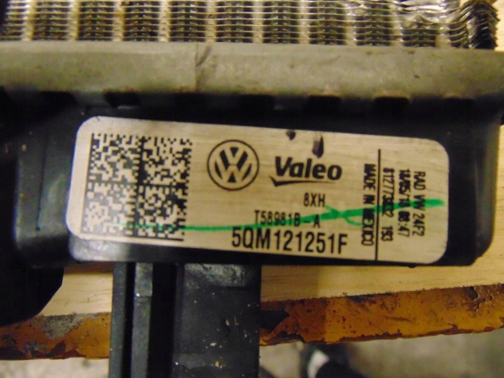 Радиатор воды audi a3 golf jetta tsi 5qm121251f Оригинал