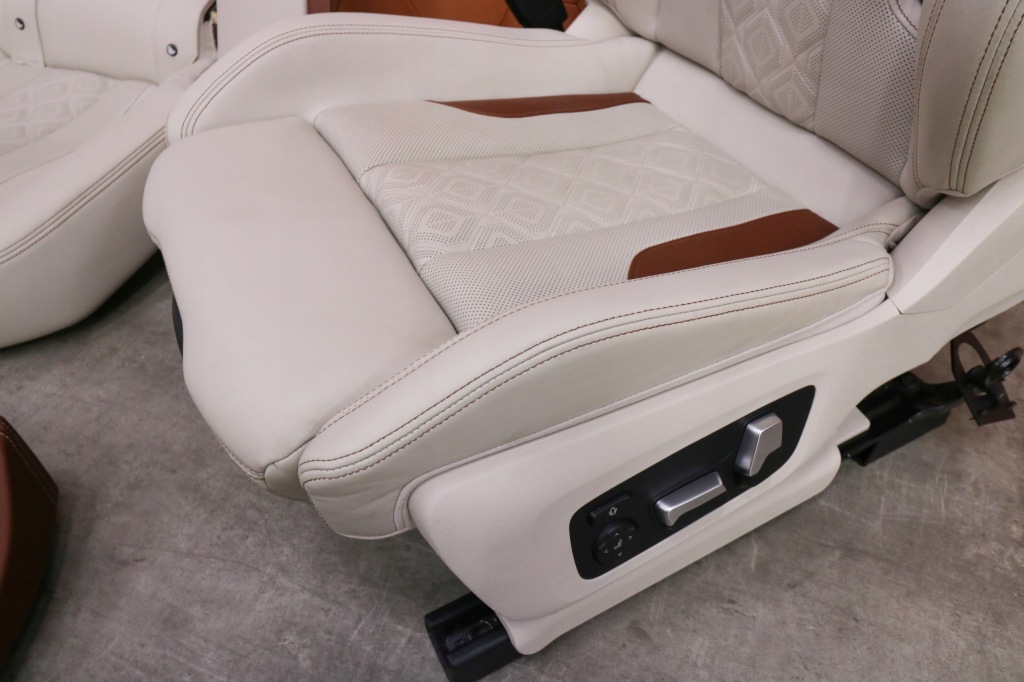 фото №12, Bmw m8 f93 g16 салон сиденья заднее сиденье обшивки individual вентиляция tartufo