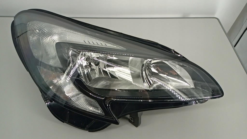 Купить Opel corsa e правая лампа перед 1ef011830-02