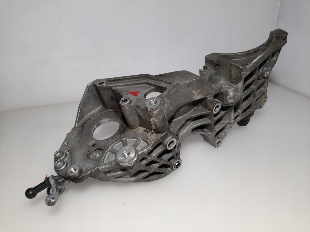 A4 a5 q5 8r cgl cag кронштейн кронштейн генератора super состояние +болты 03l903143q Киев